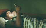چگونه عادت استفاده از تلفن‌همراه قبل از خواب را کنار بگذاریم؟