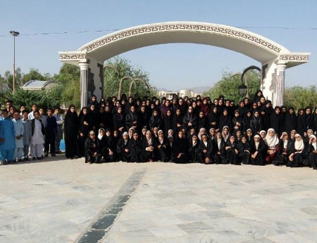 مسئولین و دانش آموزان بورسیه شهر سراوان