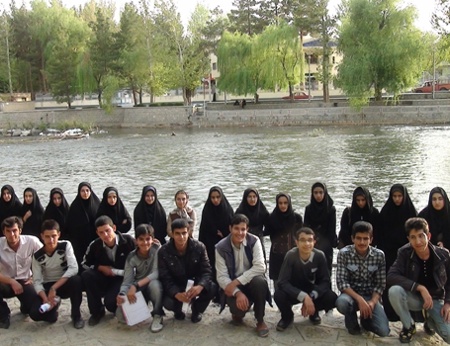 مسئولین و دانش آموزان بورسیه شهر باغ بهادران