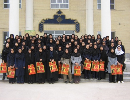 مسئولین و دانش آموزان بورسیه شهر بجنورد