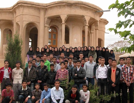 مسئولین و دانش آموزان بورسیه شهر آباده