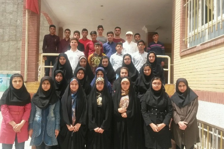 مسئولین و دانش آموزان بورسیه شهر باغستان
