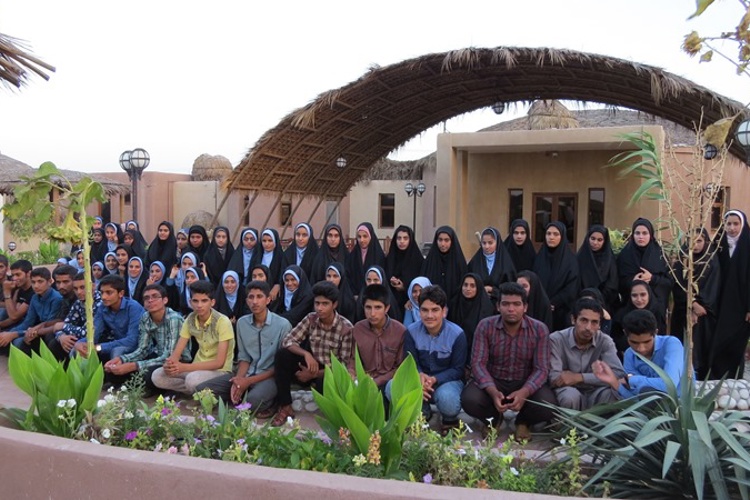 مسئولین و دانش آموزان بورسیه شهر قلعه گنج