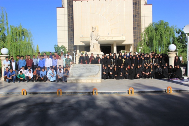 مسئولین و دانش آموزان بورسیه شهر زاهدان