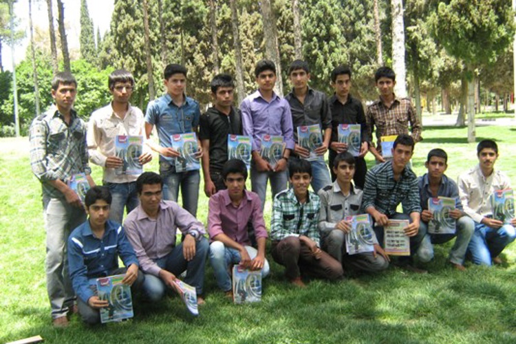 مسئولین و دانش آموزان بورسیه شهر فيروزآباد