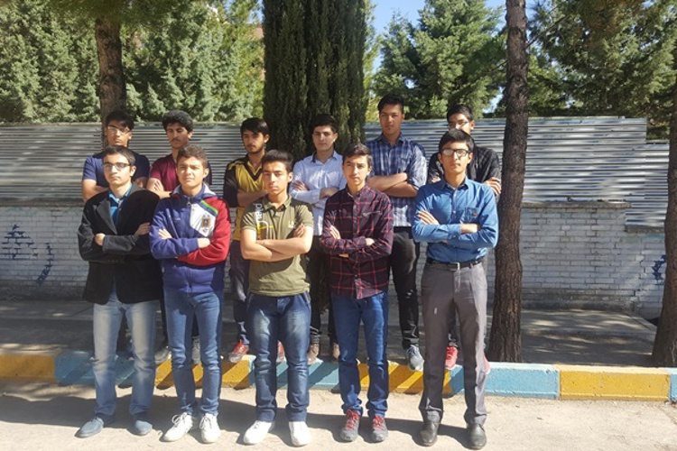 مسئولین و دانش آموزان بورسیه شهر فولاد شهر