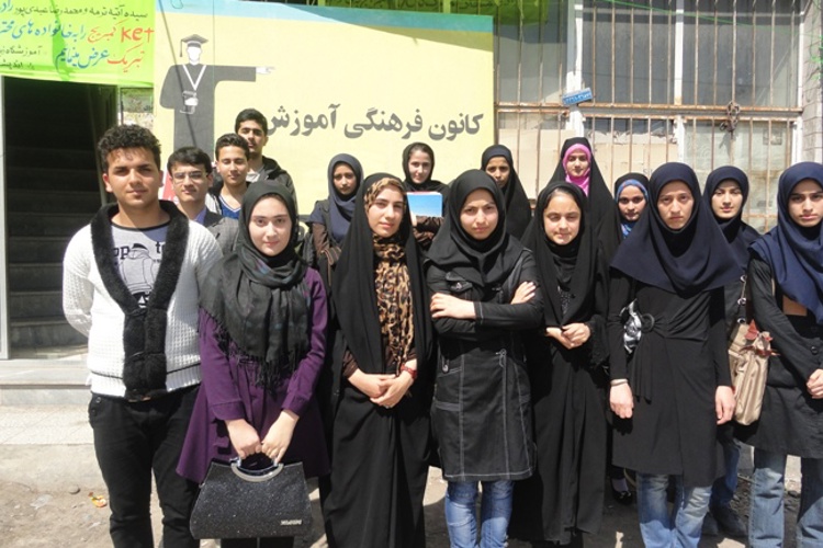 مسئولین و دانش آموزان بورسیه شهر سنگر