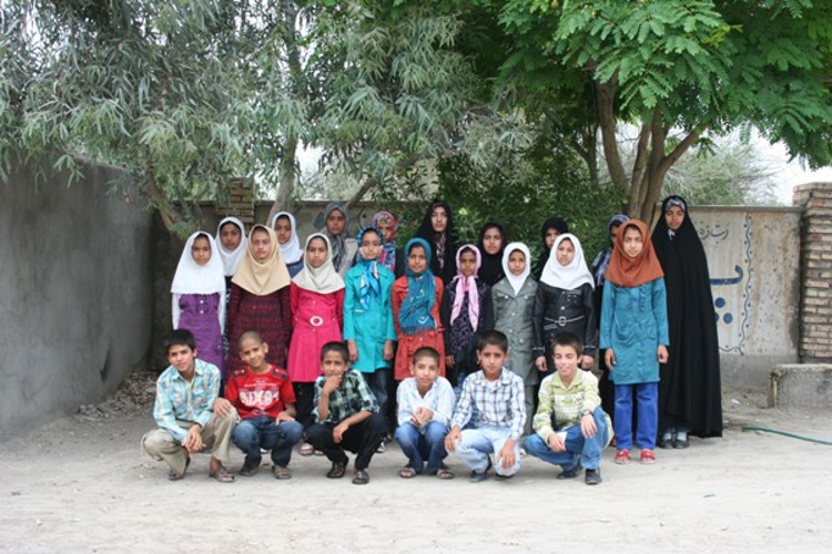 مسئولین و دانش آموزان بورسیه شهر عنبرآباد