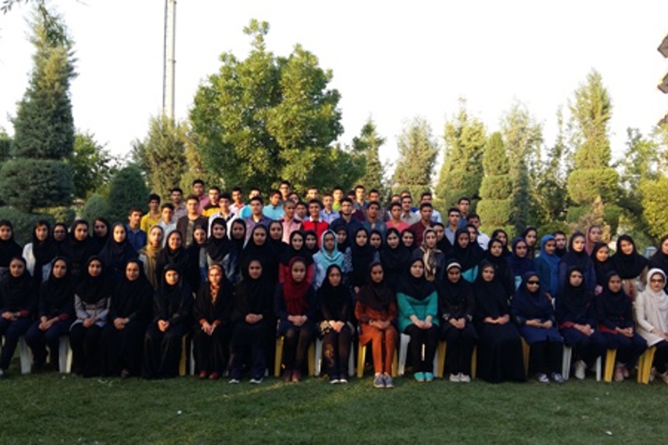 مسئولین و دانش آموزان بورسیه شهر نورآباد ممسني