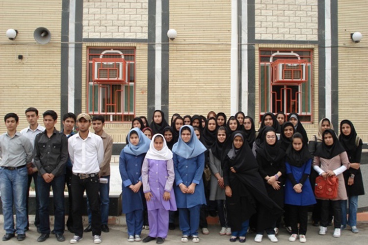 مسئولین و دانش آموزان بورسیه شهر ماه شهر